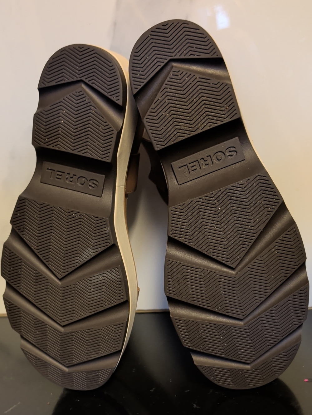 Sorel Women's Joanie™ IV Y Strap Wedge Sandals Size 7 Like New - Picture 10 of 10